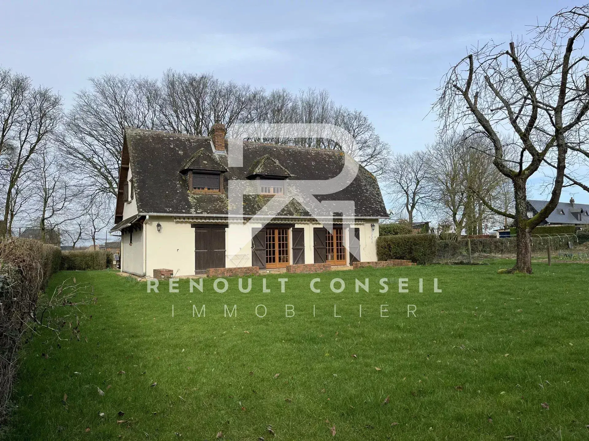 Maison individuelle avec grand terrain et sous-sol à Clères 