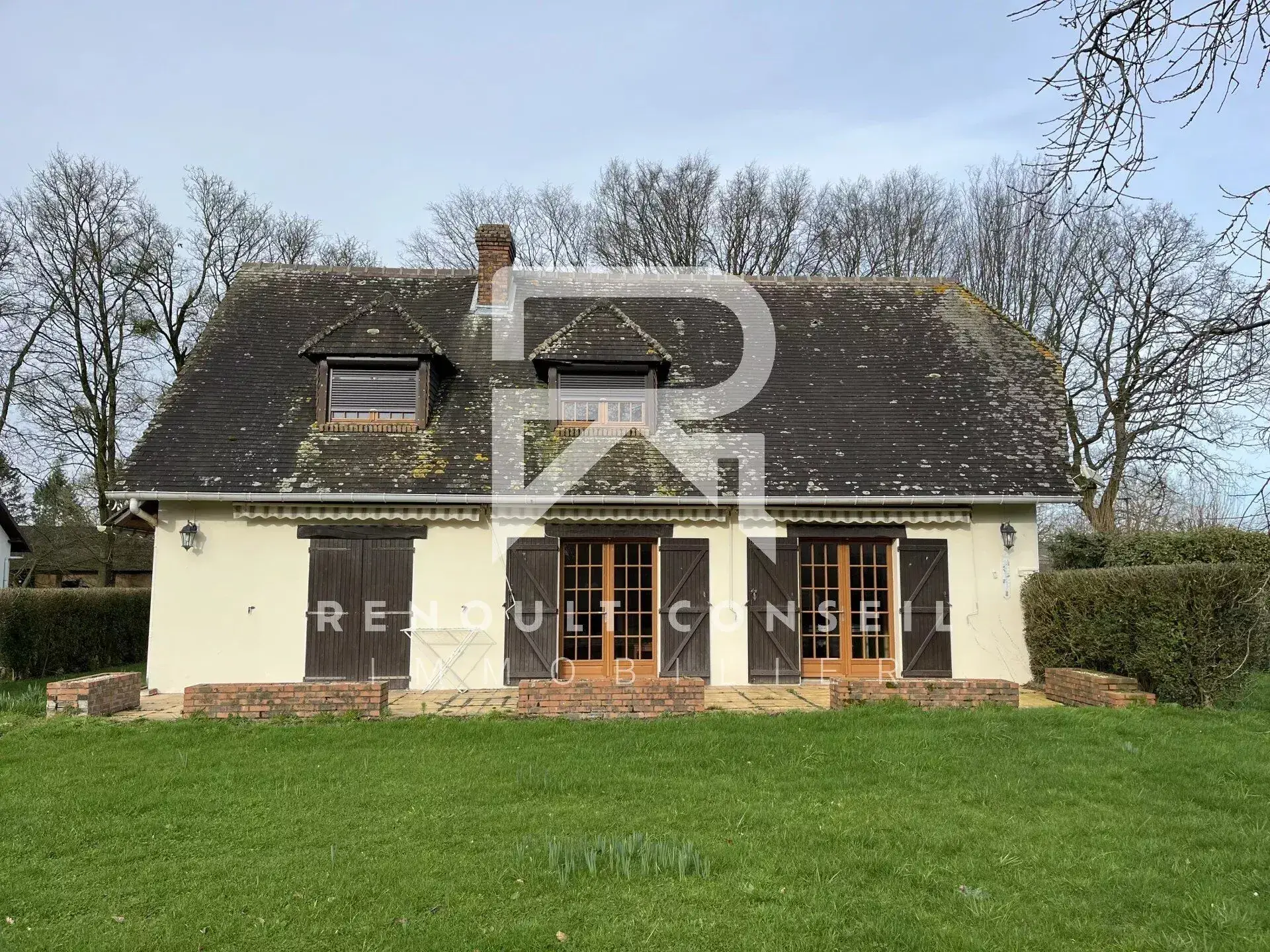 Maison individuelle avec grand terrain et sous-sol à Clères 