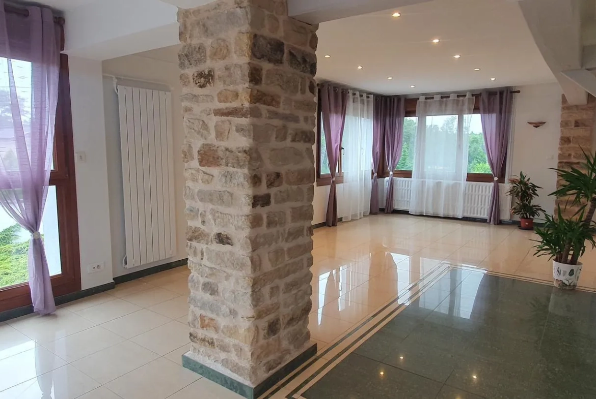 Maison rénovée avec 2 logements et jardin à Fontenay - Idéal investisseurs et familles 