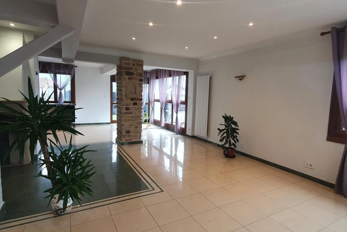 Maison rénovée avec 2 logements et jardin à Fontenay - Idéal investisseurs et familles 