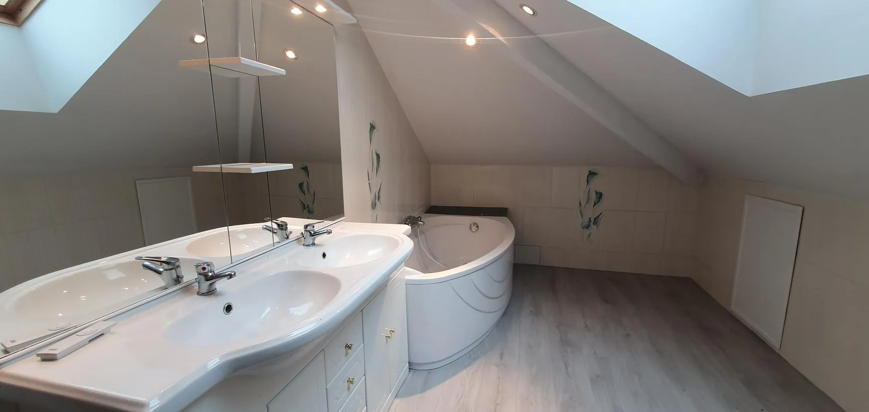 Maison rénovée avec 2 logements et jardin à Fontenay - Idéal investisseurs et familles 