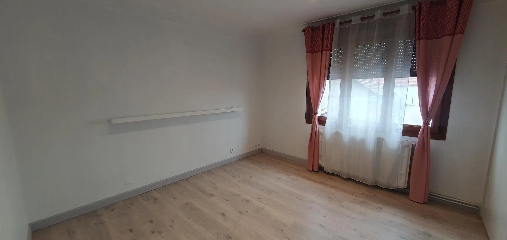 Maison rénovée avec 2 logements et jardin à Fontenay - Idéal investisseurs et familles 