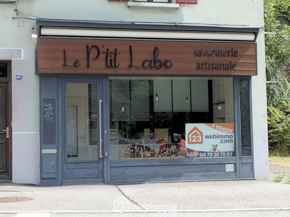 Local commercial de 38 m² à Ugine, secteur Fontaines - Idéal pour votre activité
