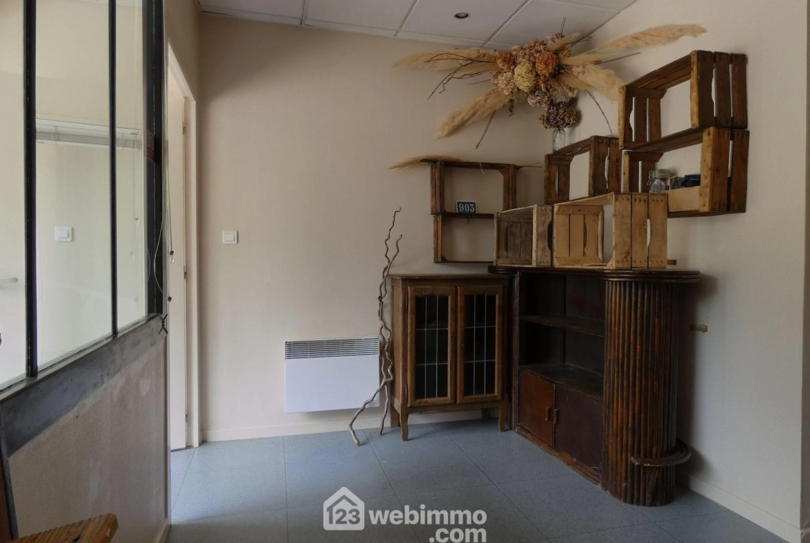 Local commercial de 38 m² à Ugine, secteur Fontaines - Idéal pour votre activité 