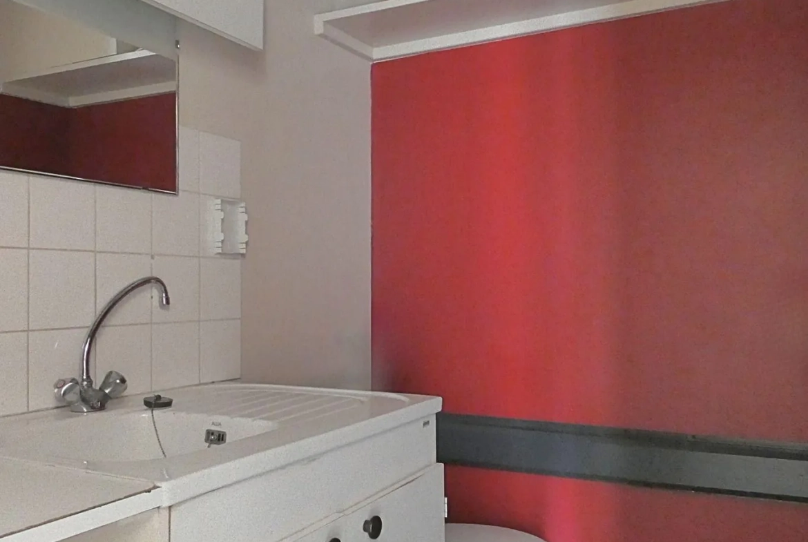Local commercial de 38 m² à Ugine, secteur Fontaines - Idéal pour votre activité 