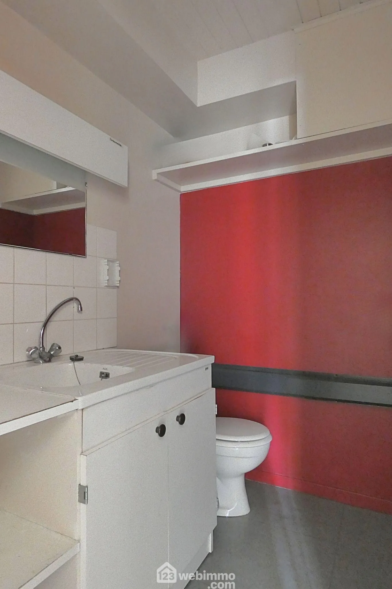 Local commercial de 38 m² à Ugine, secteur Fontaines - Idéal pour votre activité 