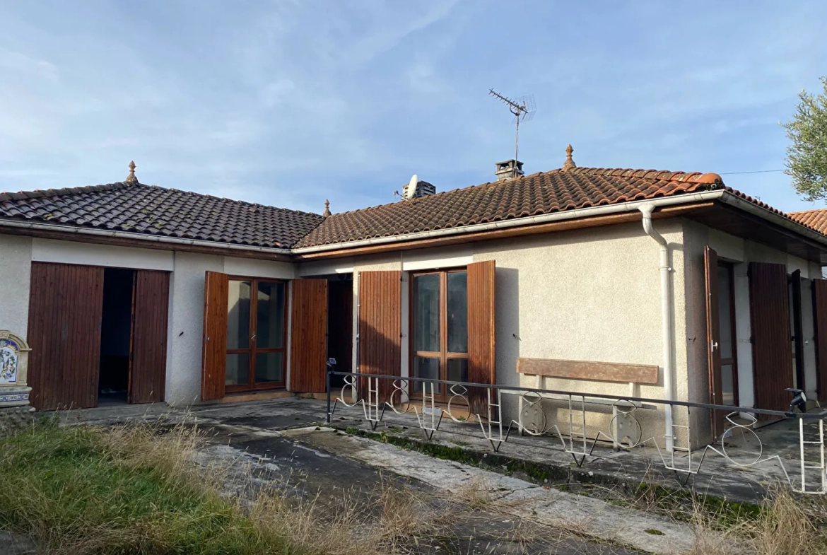 Maison à vendre à Billère avec 3 chambres, jardin et garage - Quartier du Golf 