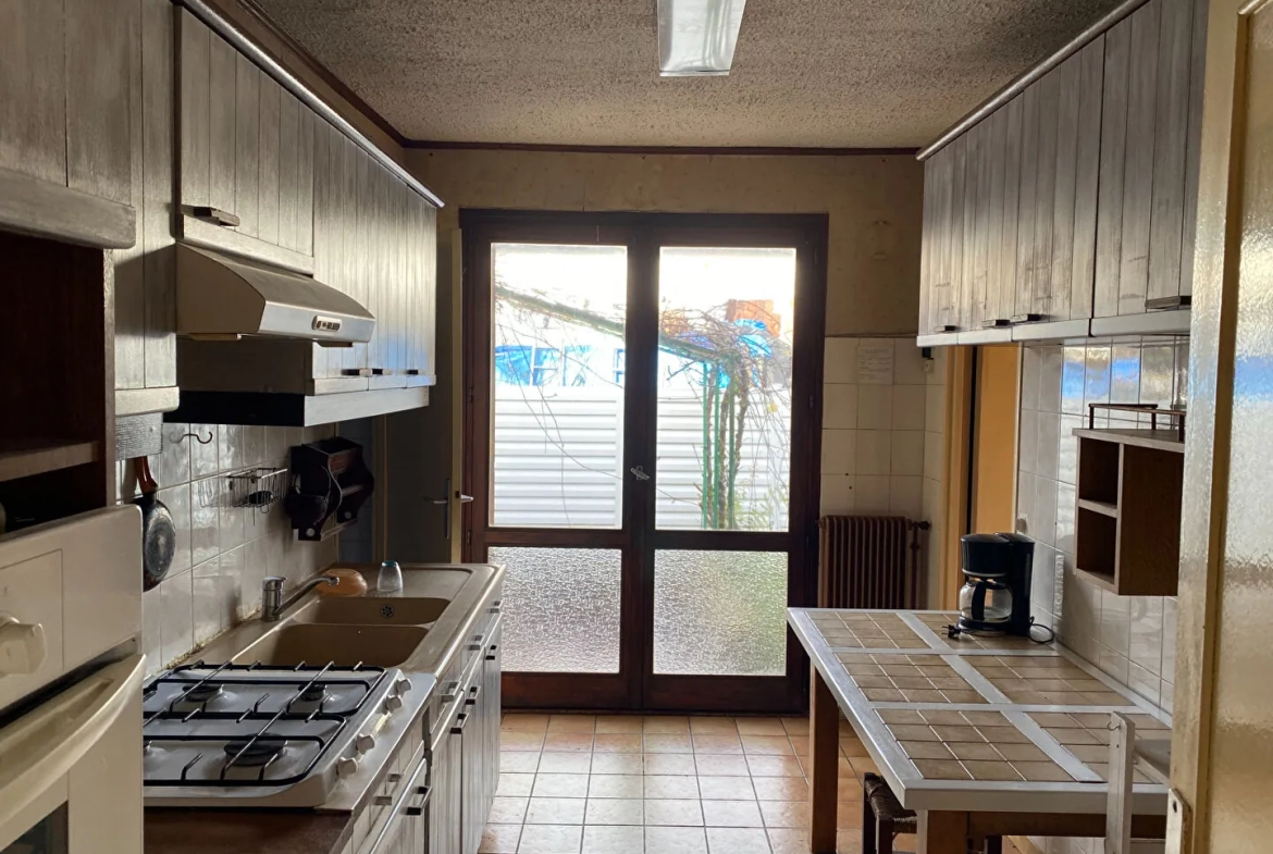 Maison à vendre à Billère avec 3 chambres, jardin et garage - Quartier du Golf 
