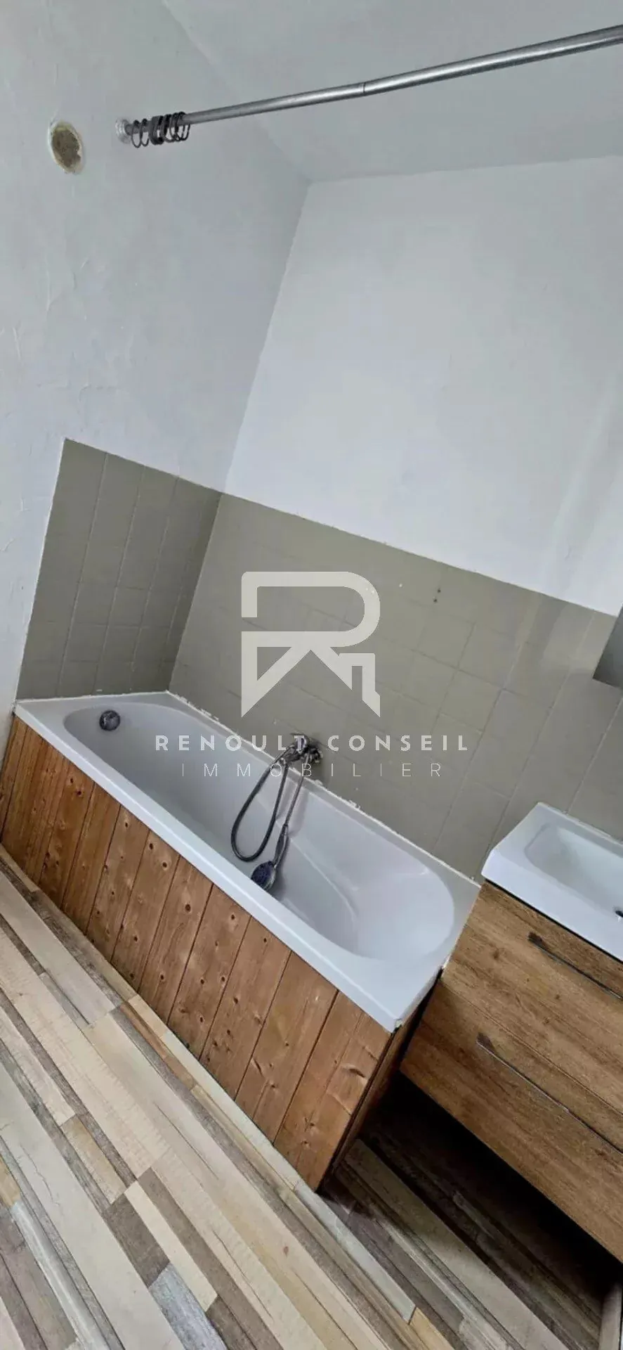 Maison de ville de 64 m² à Petit-Quevilly avec terrasse et potentiel locatif 
