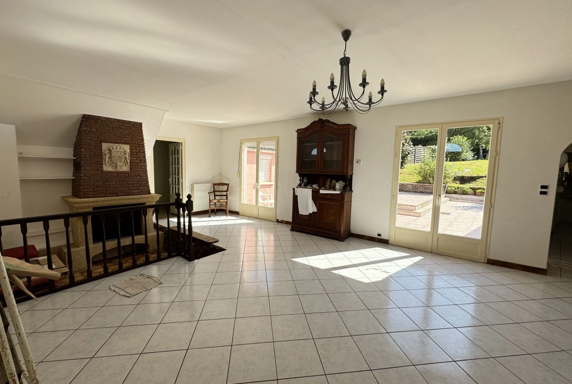 Maison de village à Moreuil avec jardin, dépendances et 3 chambres, proche d'Amiens 