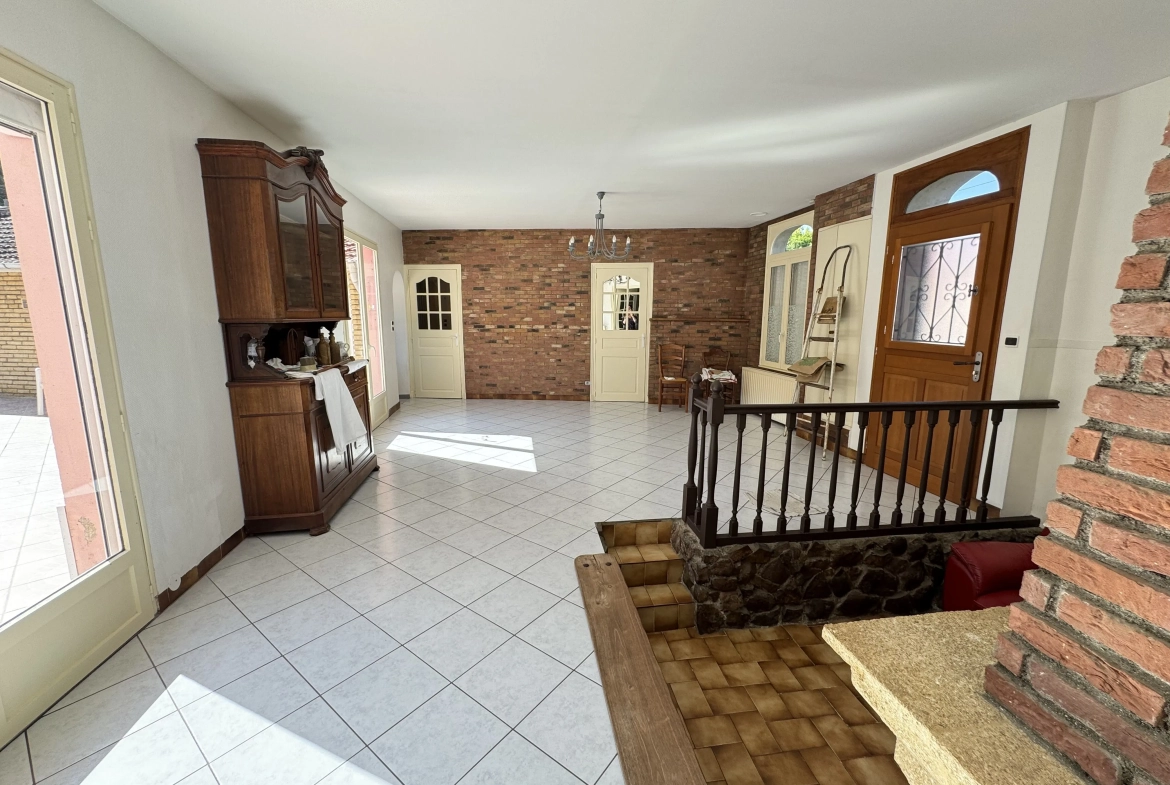 Maison de village à Moreuil avec jardin, dépendances et 3 chambres, proche d'Amiens 