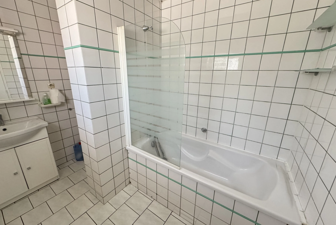 Maison de village à Moreuil avec jardin, dépendances et 3 chambres, proche d'Amiens 