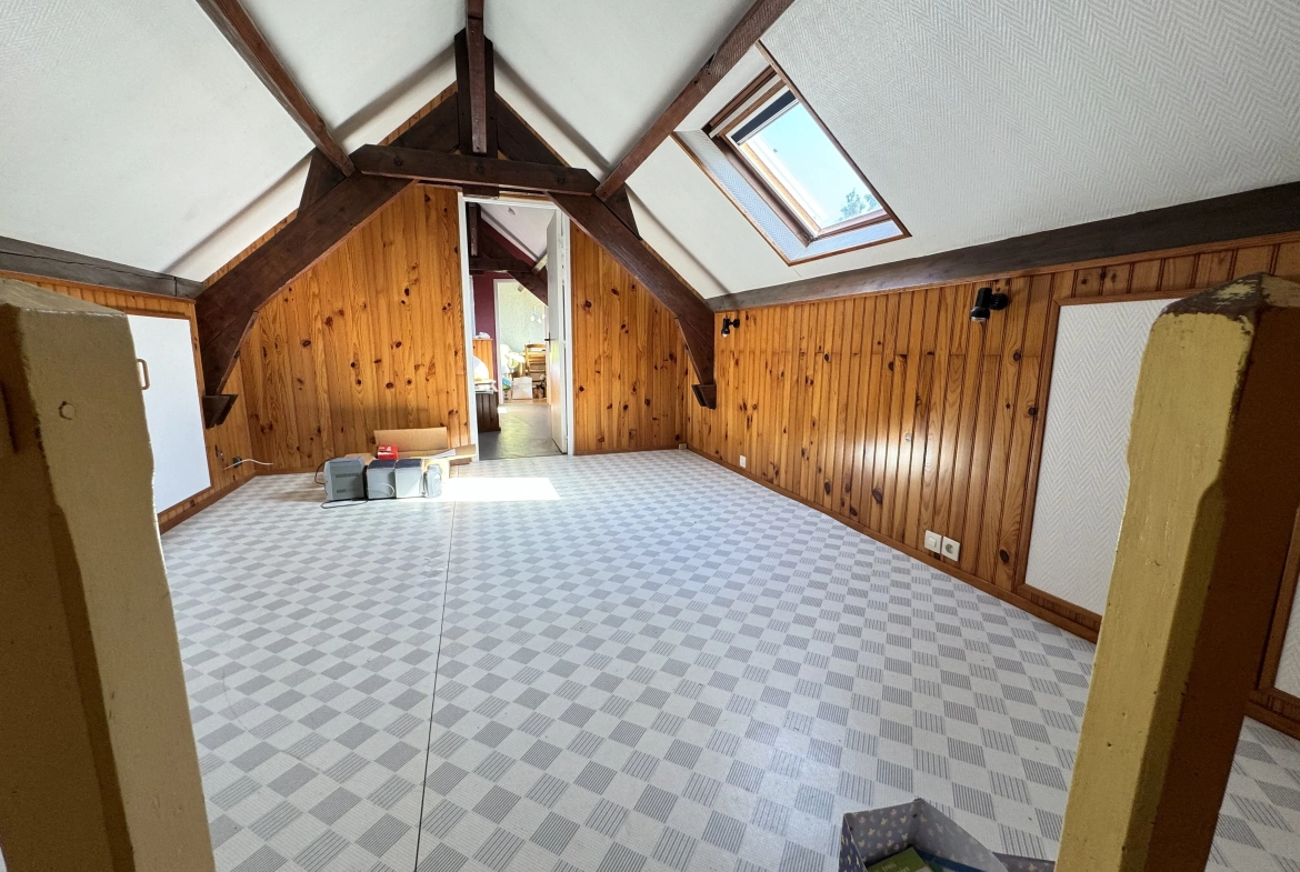 Maison de village à Moreuil avec jardin, dépendances et 3 chambres, proche d'Amiens 