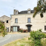 Maison de maître à Saint Maurice Étusson - 220 m² avec jardin et dépendances