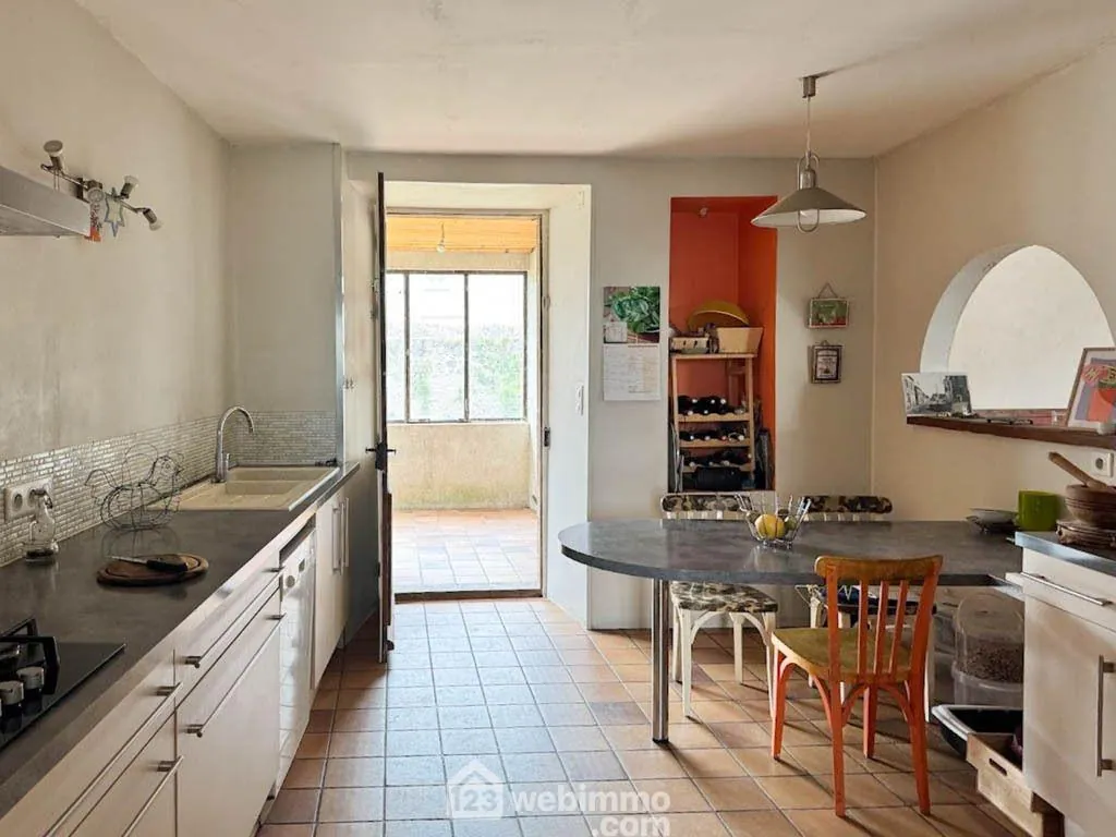 Maison de maître à Saint Maurice Étusson - 220 m² avec jardin et dépendances 