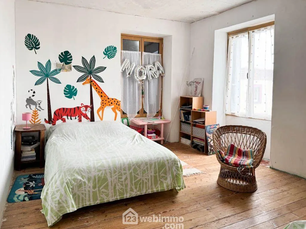 Maison de maître à Saint Maurice Étusson - 220 m² avec jardin et dépendances 