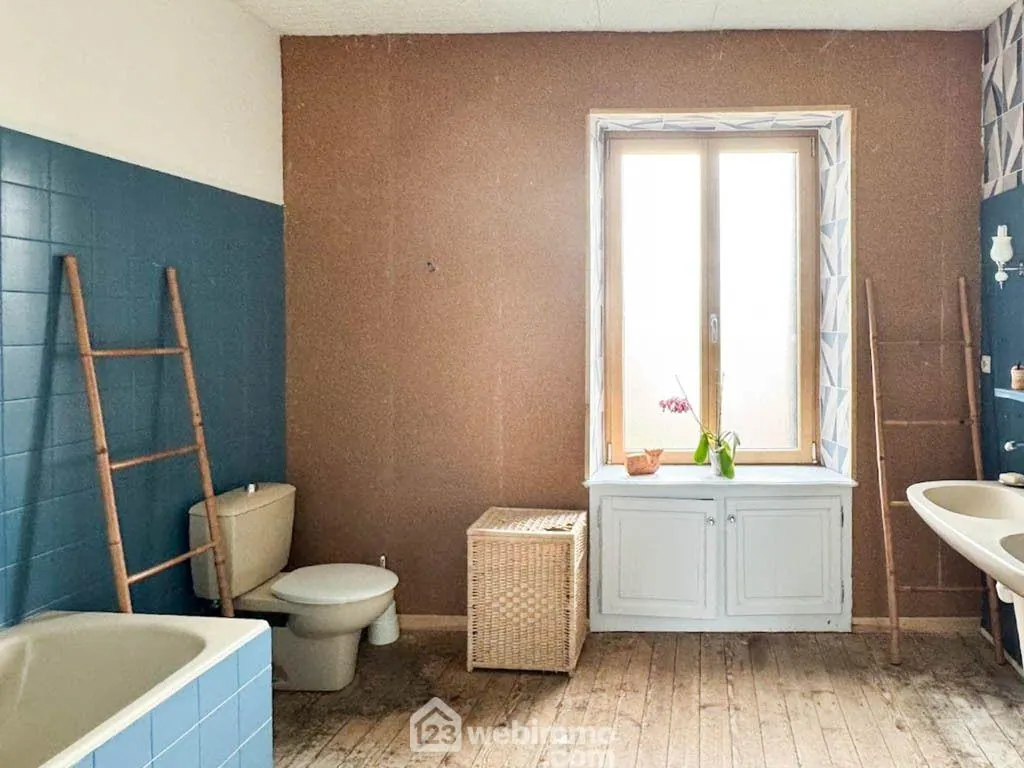 Maison de maître à Saint Maurice Étusson - 220 m² avec jardin et dépendances 