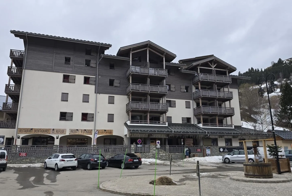 Appartement 2 pièces à vendre à Auris-en-Oisans avec terrasse et vue dégagée 