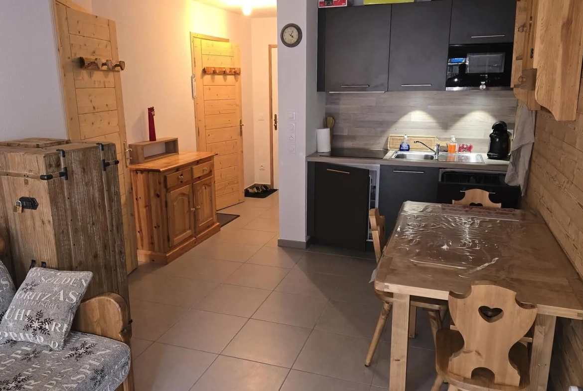 Appartement 2 pièces à vendre à Auris-en-Oisans avec terrasse et vue dégagée 