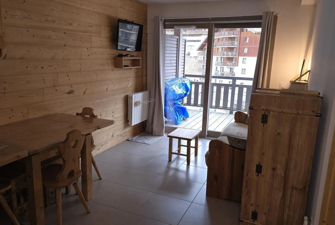 Appartement 2 pièces à vendre à Auris-en-Oisans avec terrasse et vue dégagée 