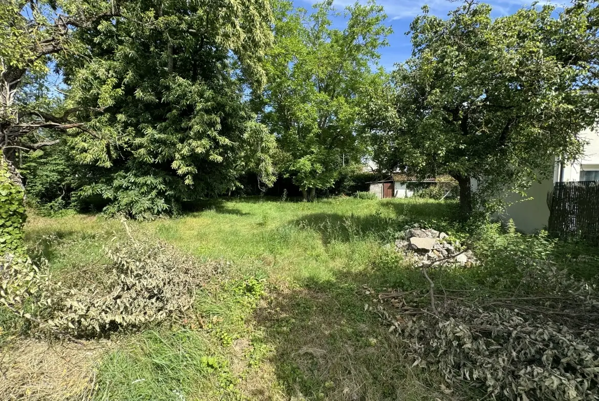 Terrain à Orléans de 520 m² avec liberté de conception et proximité du centre-ville 