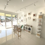 Local commercial rénové à vendre à Bandol en centre-ville, emplacement privilégié