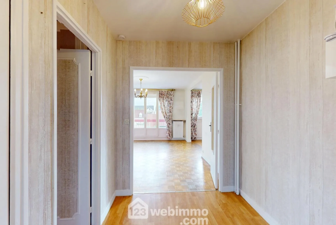 Appartement lumineux de 75m² avec balcon et garage à Margny-lès-Compiègne 