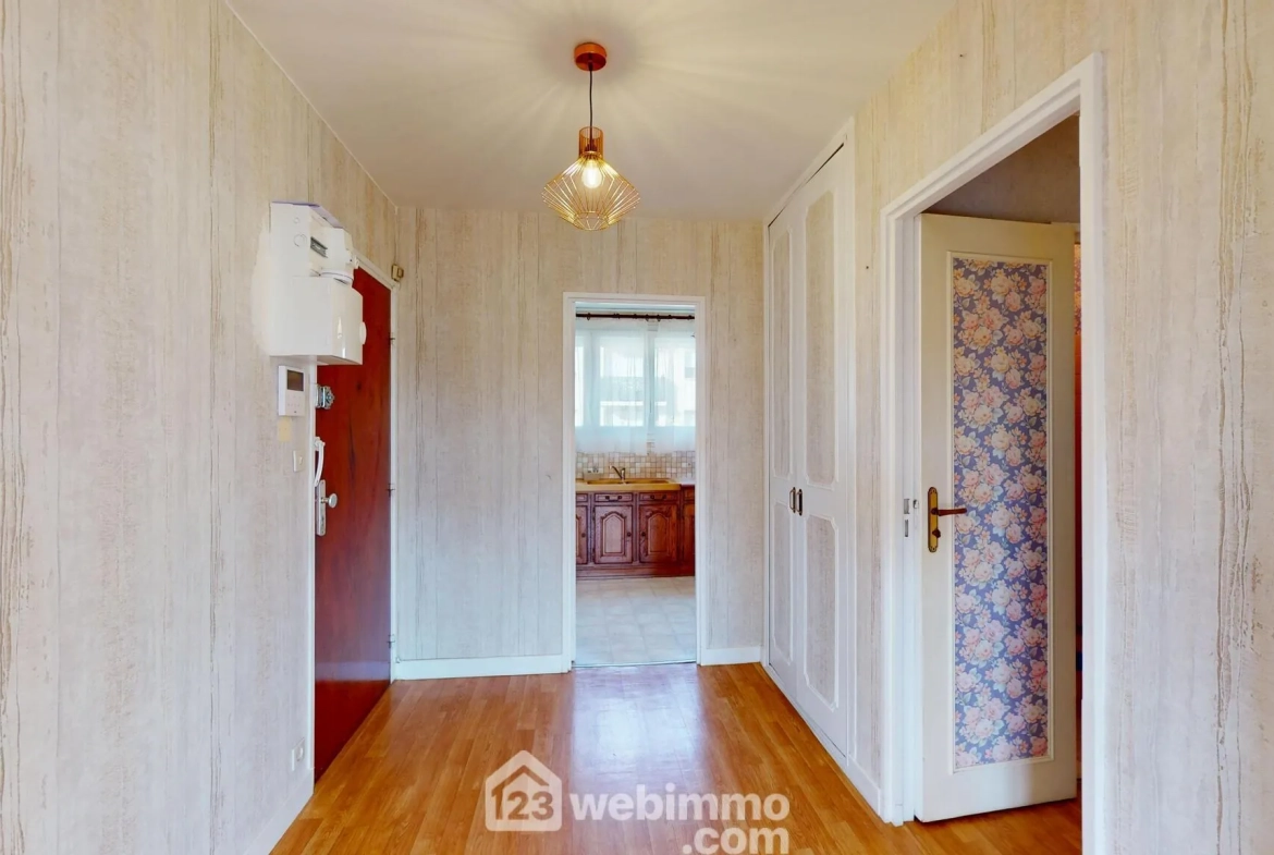 Appartement lumineux de 75m² avec balcon et garage à Margny-lès-Compiègne 