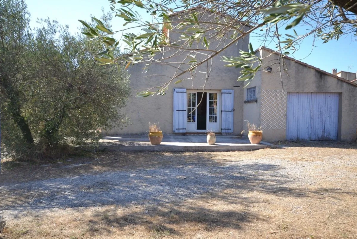 Villa de plain-pied avec grand terrain piscinable à Ledenon proche Nîmes 