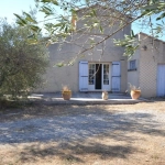 Villa de plain-pied avec grand terrain piscinable à Ledenon proche Nîmes