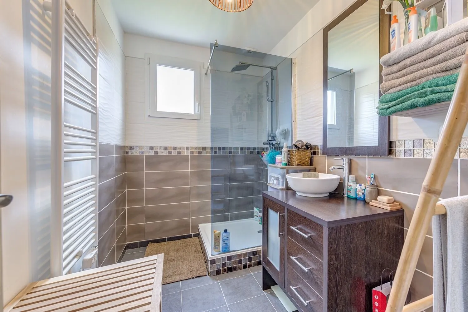 Pavillon plain-pied moderne de 106 m² à Hénouville avec 4 chambres et garage 