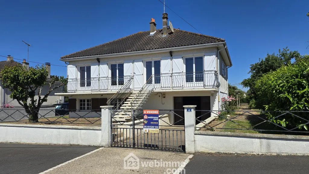 Maison familiale de 131 m2 à Mazerolles avec sous-sol et terrain clos 