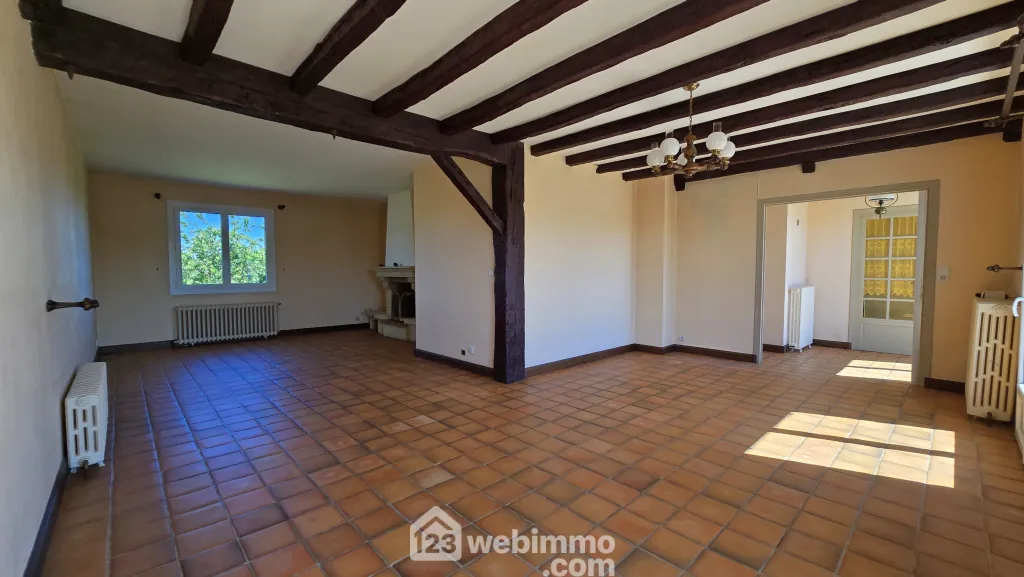 Maison familiale de 131 m2 à Mazerolles avec sous-sol et terrain clos 
