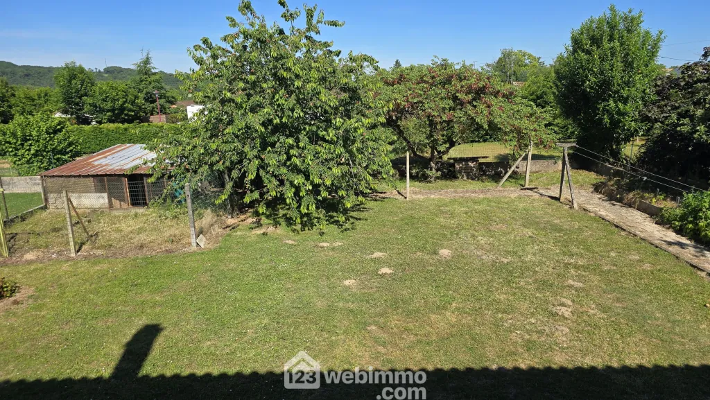 Maison familiale de 131 m2 à Mazerolles avec sous-sol et terrain clos 