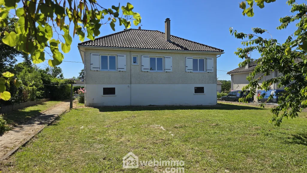 Maison familiale de 131 m2 à Mazerolles avec sous-sol et terrain clos 
