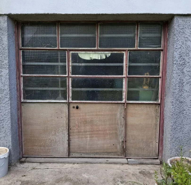 Dépôt de 265 m² à Saint Ferreol d'Aurore, idéal artisan avec accès voiture 