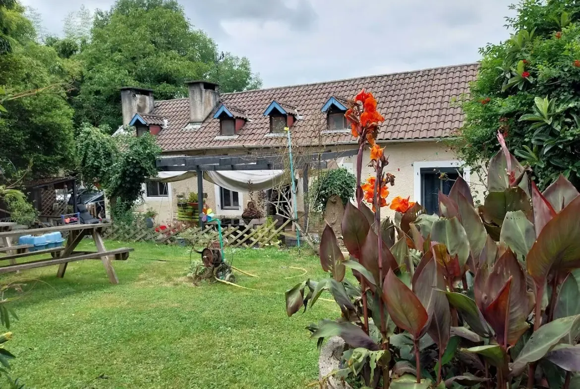Maison chaleureuse de 145m² à Haut de Bosdarros avec jardin et dépendances 