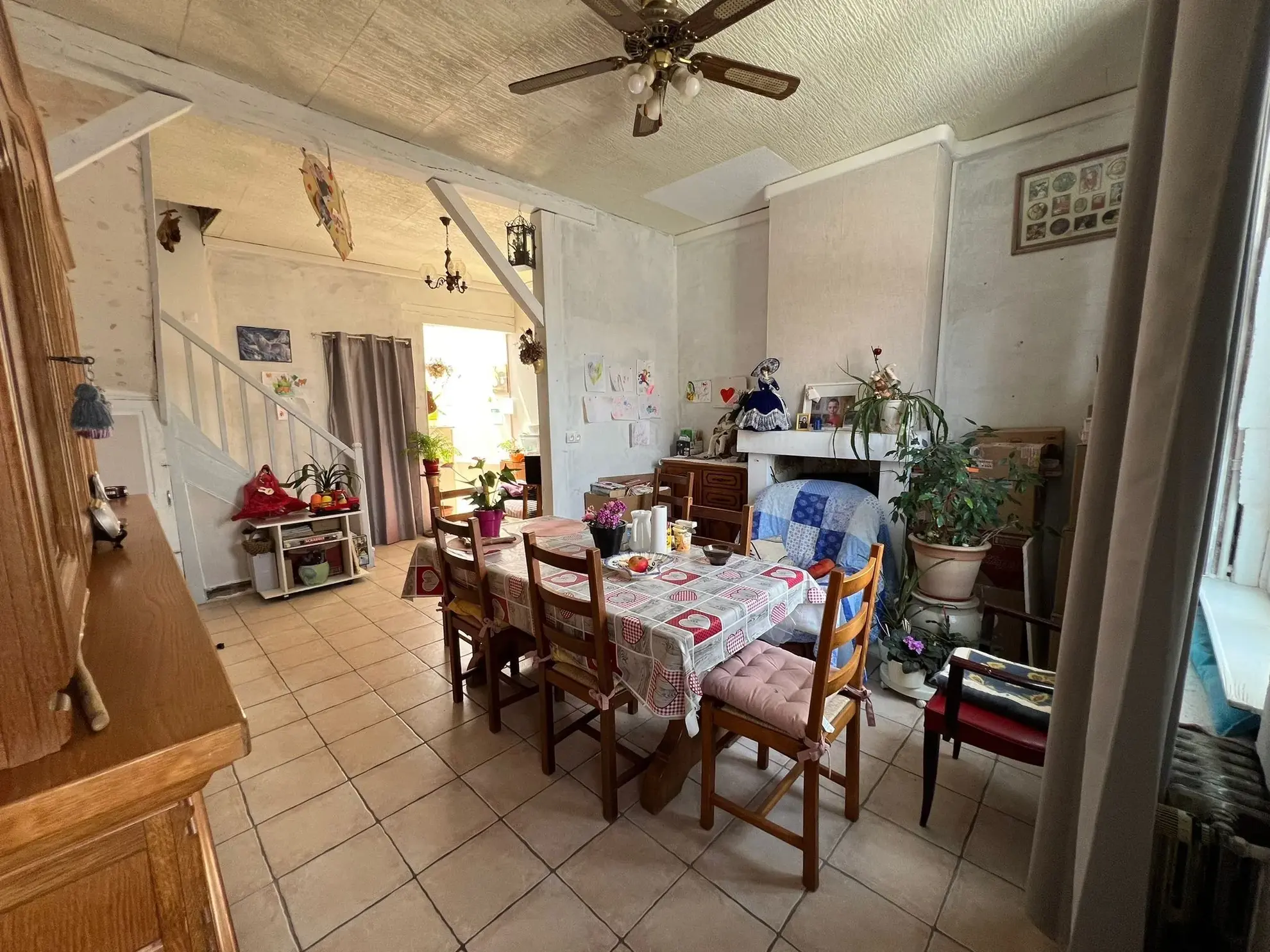 Maison de ville à Ailly-sur-Noye proche centre, 3 chambres, rénovée, sans gros travaux 