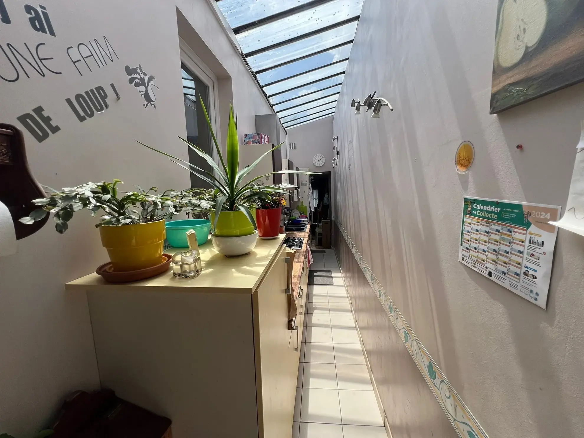 Maison de ville à Ailly-sur-Noye proche centre, 3 chambres, rénovée, sans gros travaux 