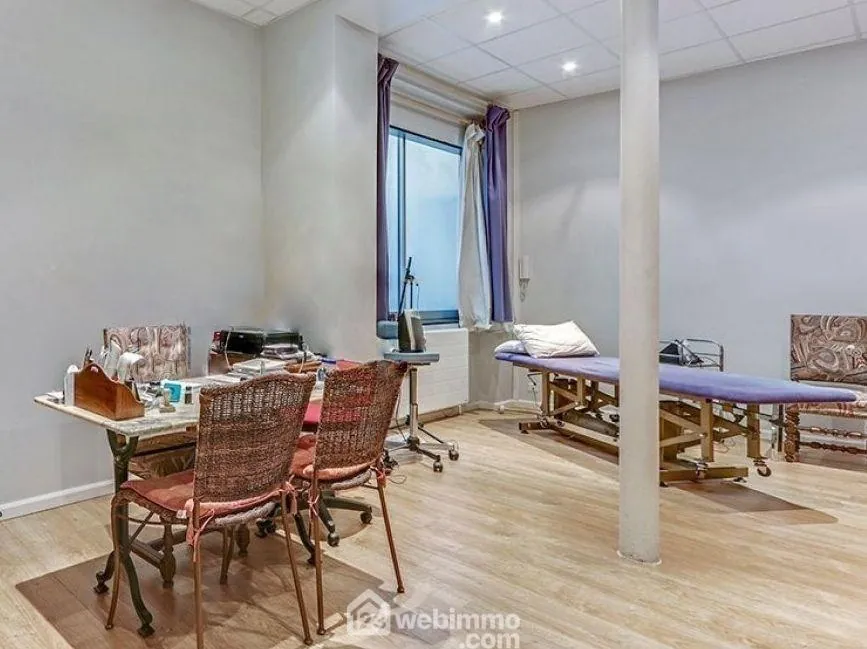 Local professionnel de 24 m² à vendre à Paris - Opportunité idéale pour professions libérales 