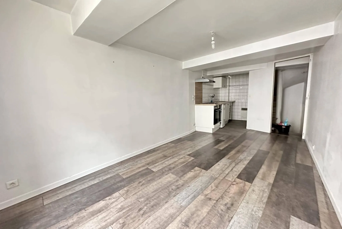 Maison de ville à vendre à Laon 52m² avec cave et grenier aménageable 