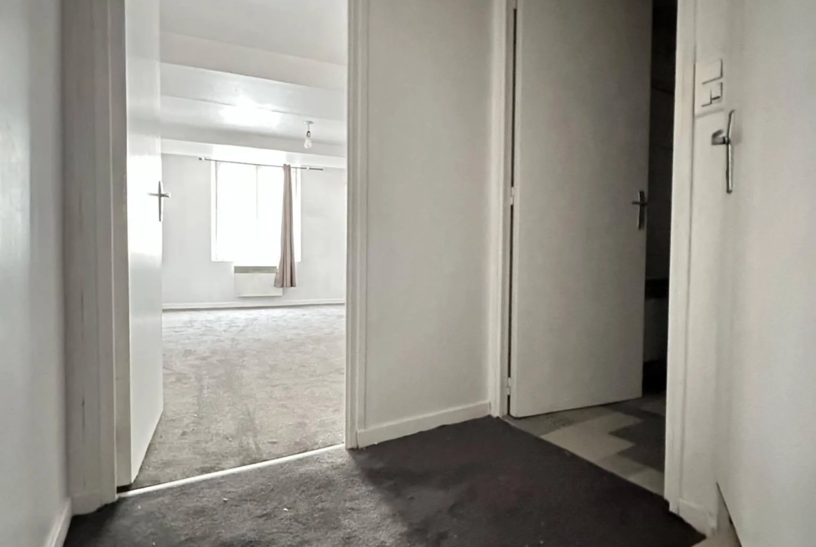 Maison de ville à vendre à Laon 52m² avec cave et grenier aménageable 