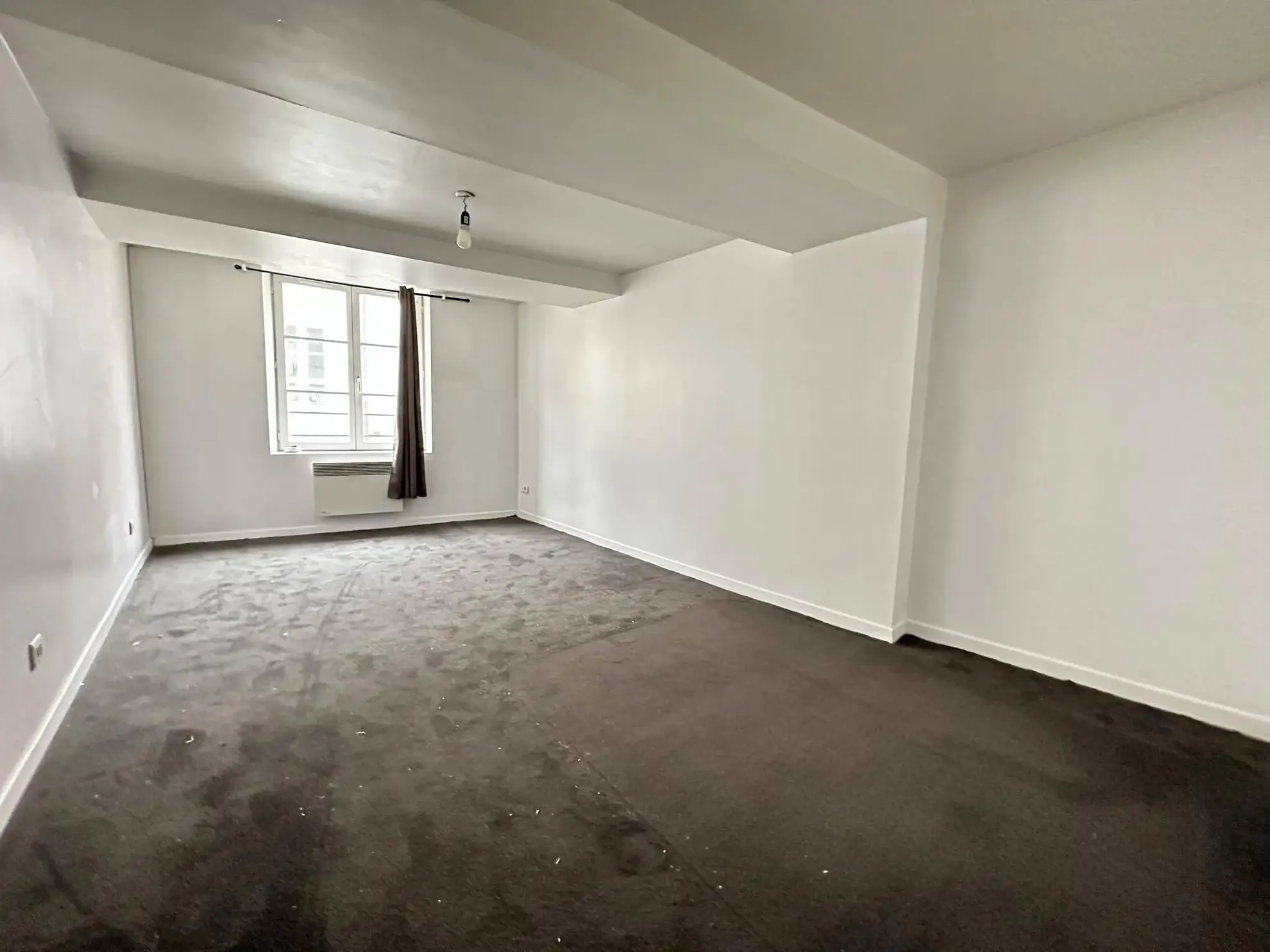 Maison de ville à vendre à Laon 52m² avec cave et grenier aménageable 
