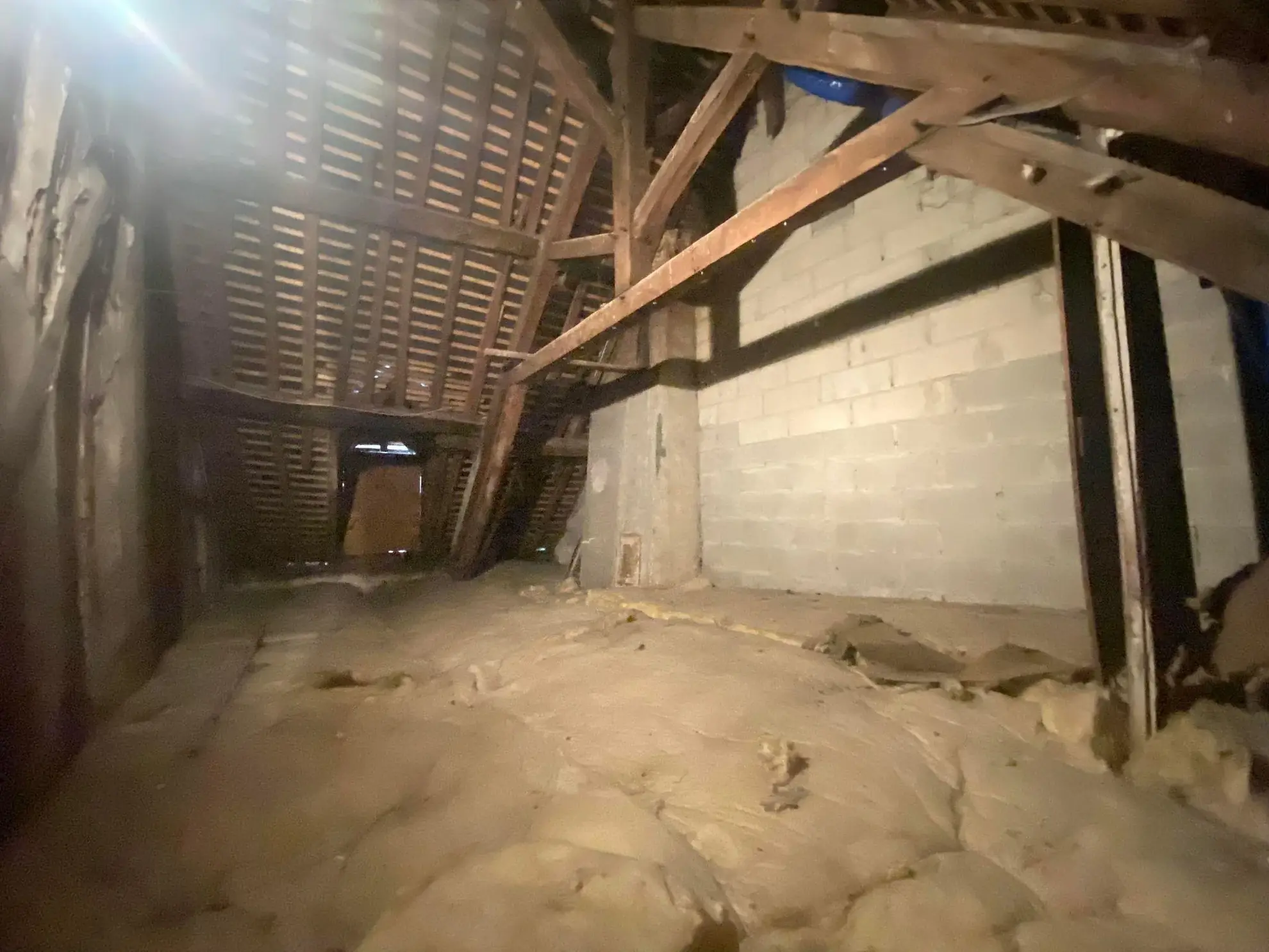 Maison de ville à vendre à Laon 52m² avec cave et grenier aménageable 