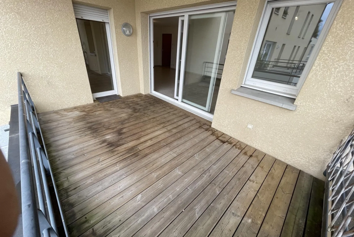 Appartement T5 avec terrasse, garage et ascenseur à Golbey - Prix 218 000 € 