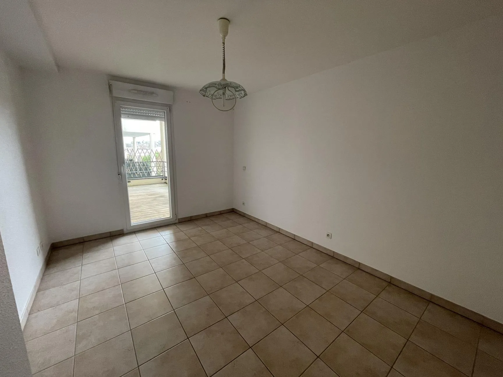 Appartement T5 avec terrasse, garage et ascenseur à Golbey - Prix 218 000 € 