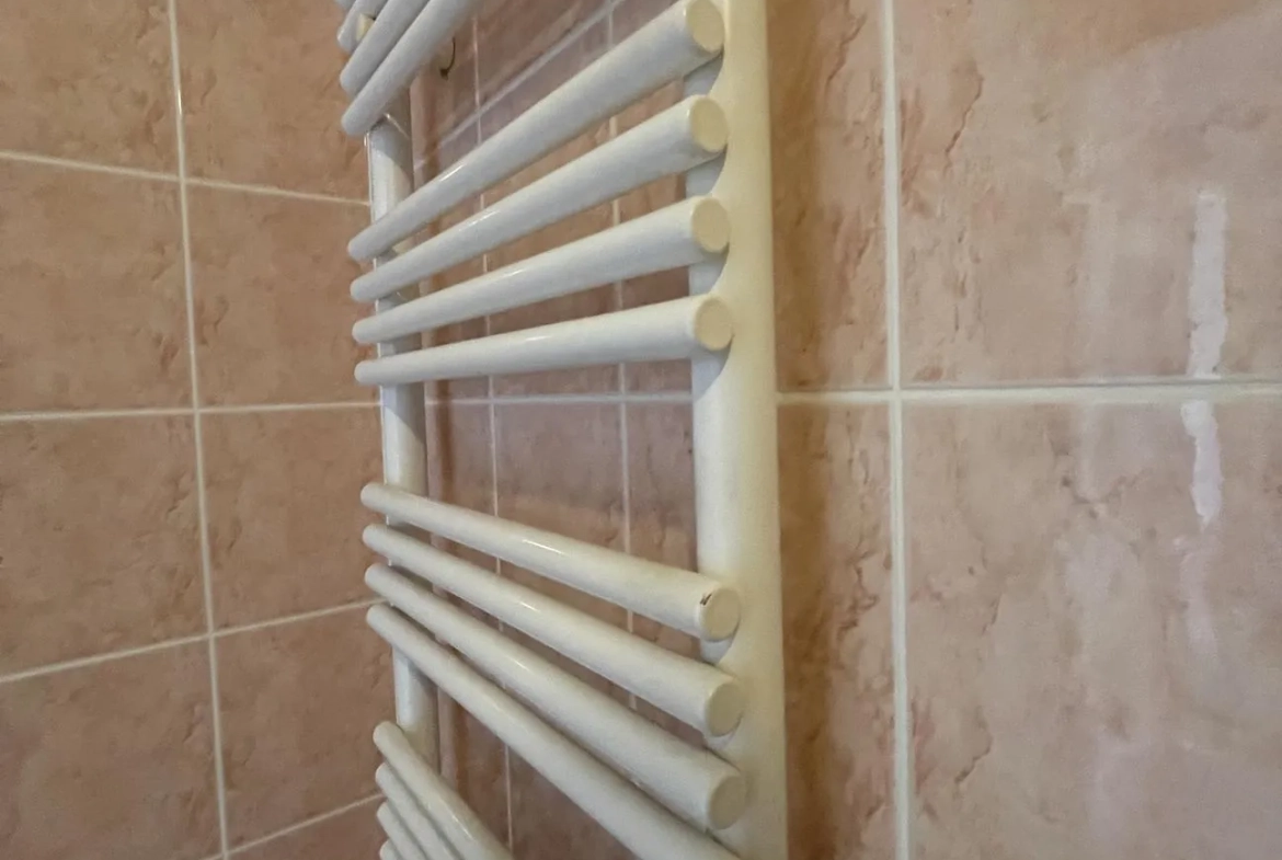Appartement T5 avec terrasse, garage et ascenseur à Golbey - Prix 218 000 € 