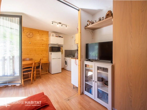 Appartement rénové de 23 m² avec balcon et cellier à Vars, proche télésièges Sainte-Marie
