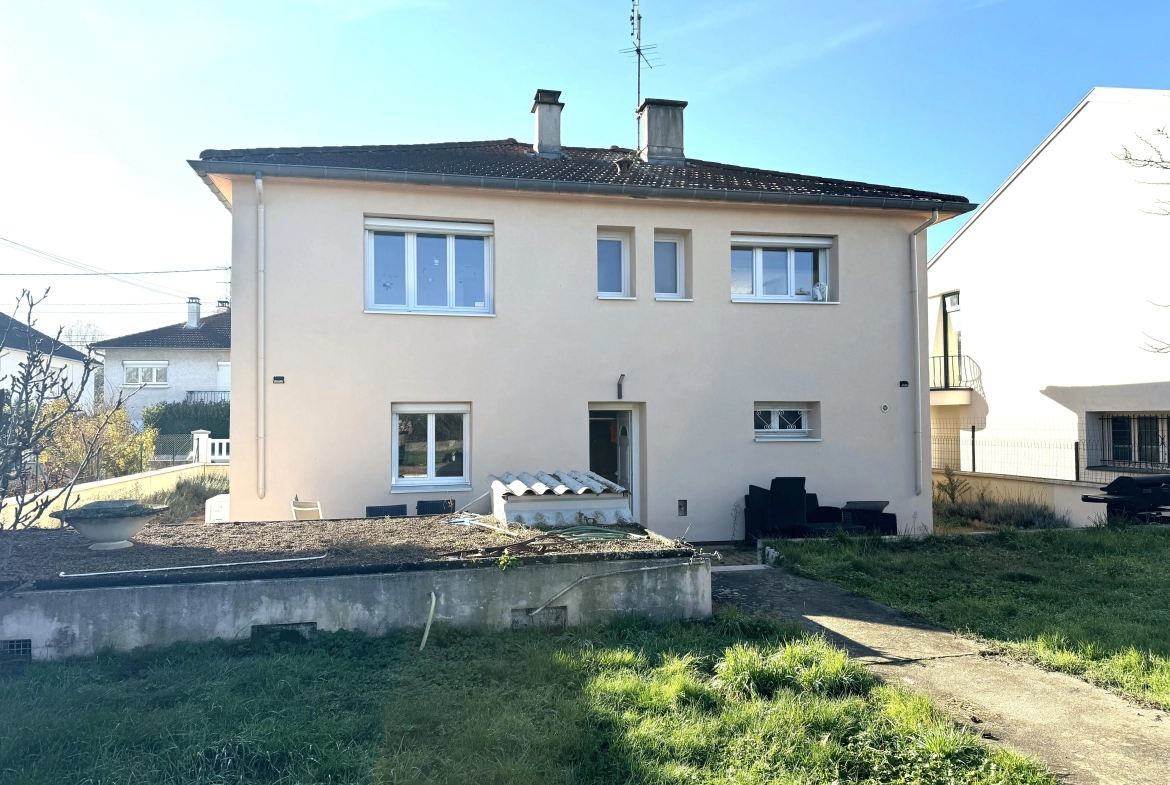 Villa moderne de 110 m² à Mably avec terrain clos et garage 