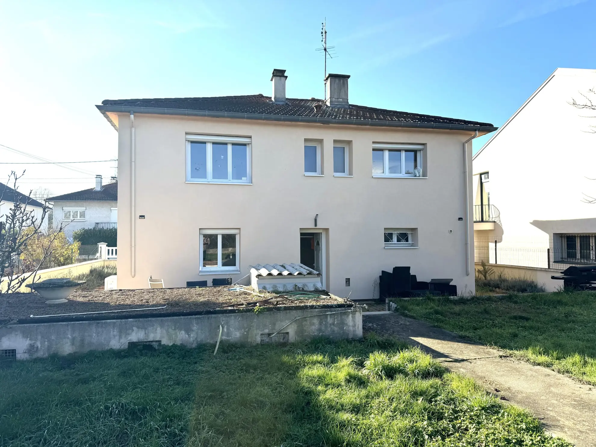 Villa moderne de 110 m² à Mably avec terrain clos et garage 